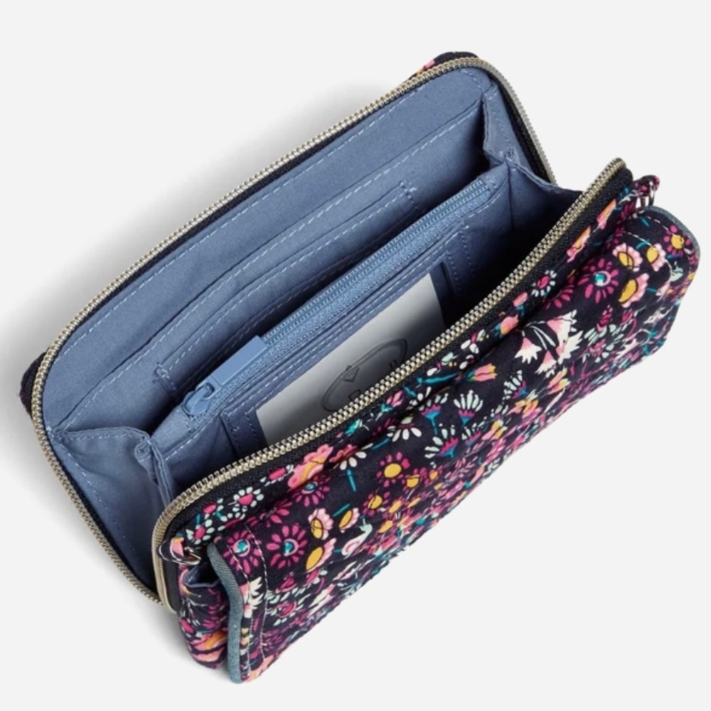 NWT Vera Bradley VBU RFID Compact Crossbody Bag in Petite Garden - Picture 4 of 14